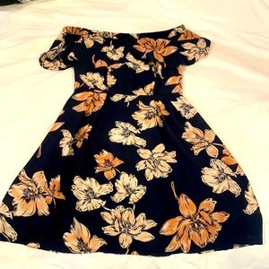 Floral off the shoulder dress size 3/4